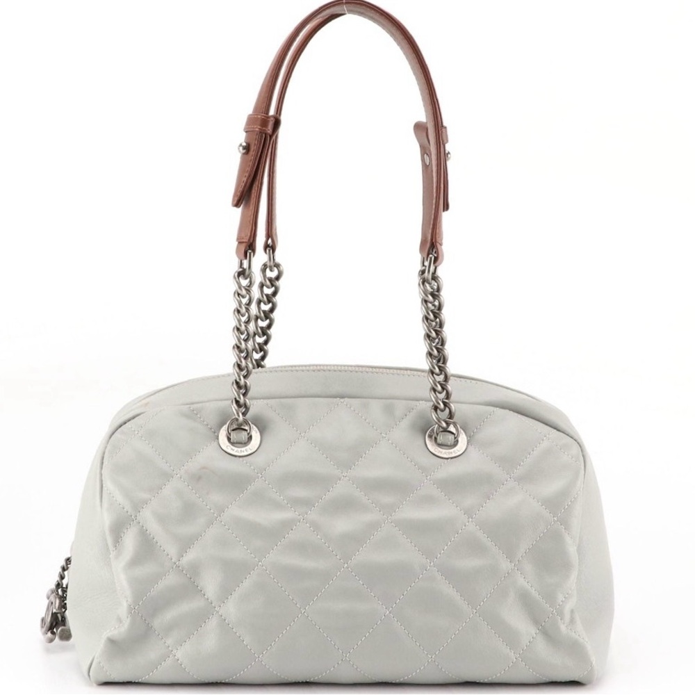 CHANEL Country Chic Bowler Shoulder Bag in Grey Quilted Calfskin Leather